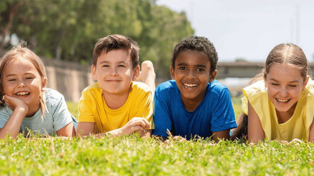 kids outdoor play